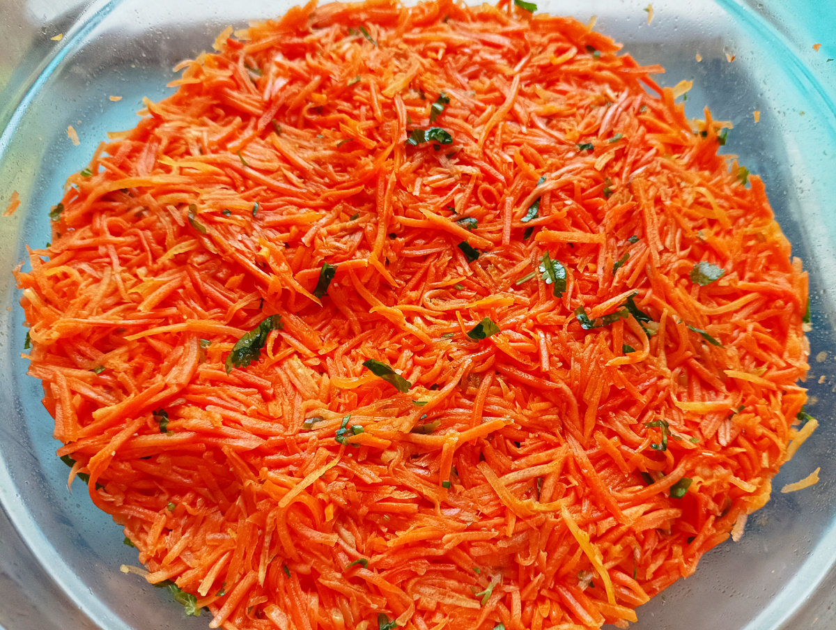 высокоуглеводных продуктов. здоровый завтрак. вся еда. здоровое питание для мужчин. мало еды на столе.