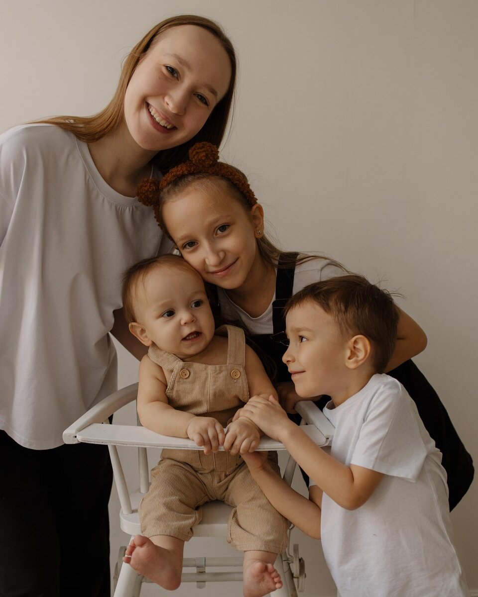 Летающая метла. Веселым парнем был всегда. Женщина всегда поймет женщину. Веселым парнем был всегда. Юмор про мужчин в картинках.