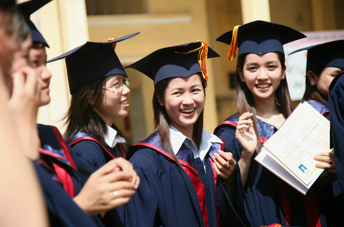 Высшее образование великий. Образование в Китае. Высшее образование в Китае. Университеты Китая. Среднее образование в Китае.