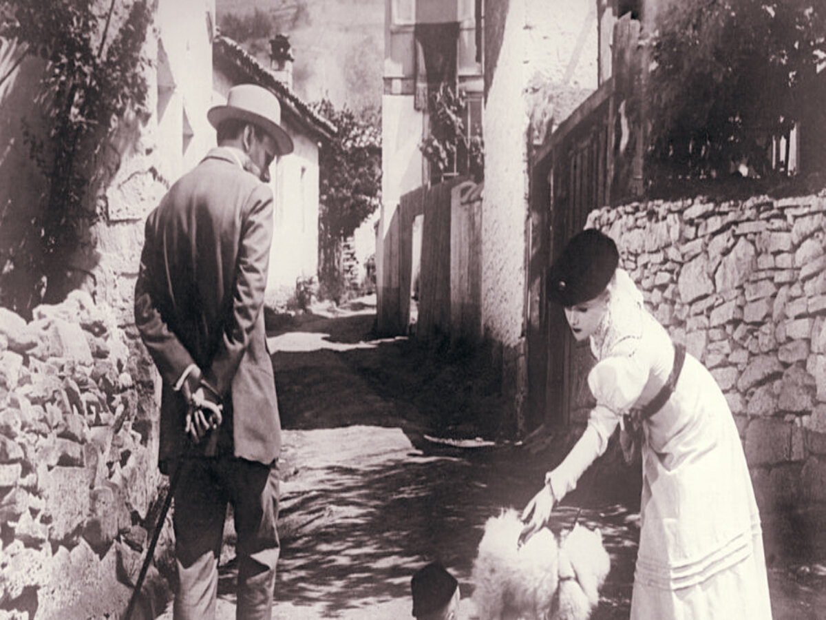 Кадр из фильма "Дама с собачкой" 1960 г.  Фото из открытого источника 