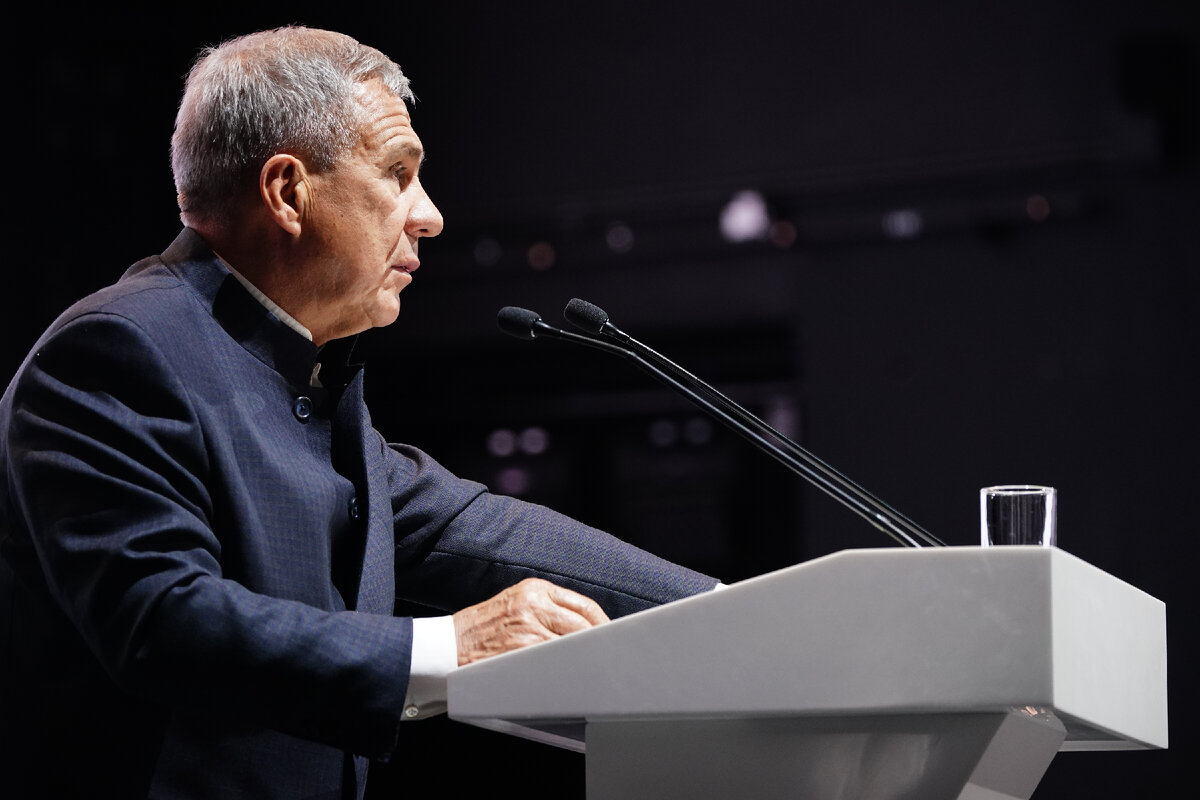 Рустам Минниханов: «Прошедший год был очень сложным для аграриев из-за жары и засухи». Фото: © Салават Камалетдинов / «Татар-информ»