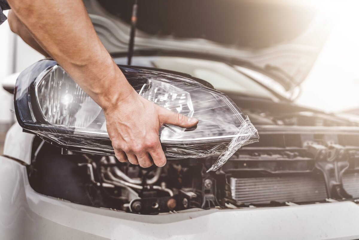 Лампочки в салон киа рио 3. Плафон инфинити м37. Как поменять лампочки в салоне автомобиля. Плафон освещения салона chevrolet epica. Лампочки в салон киа рио 4.