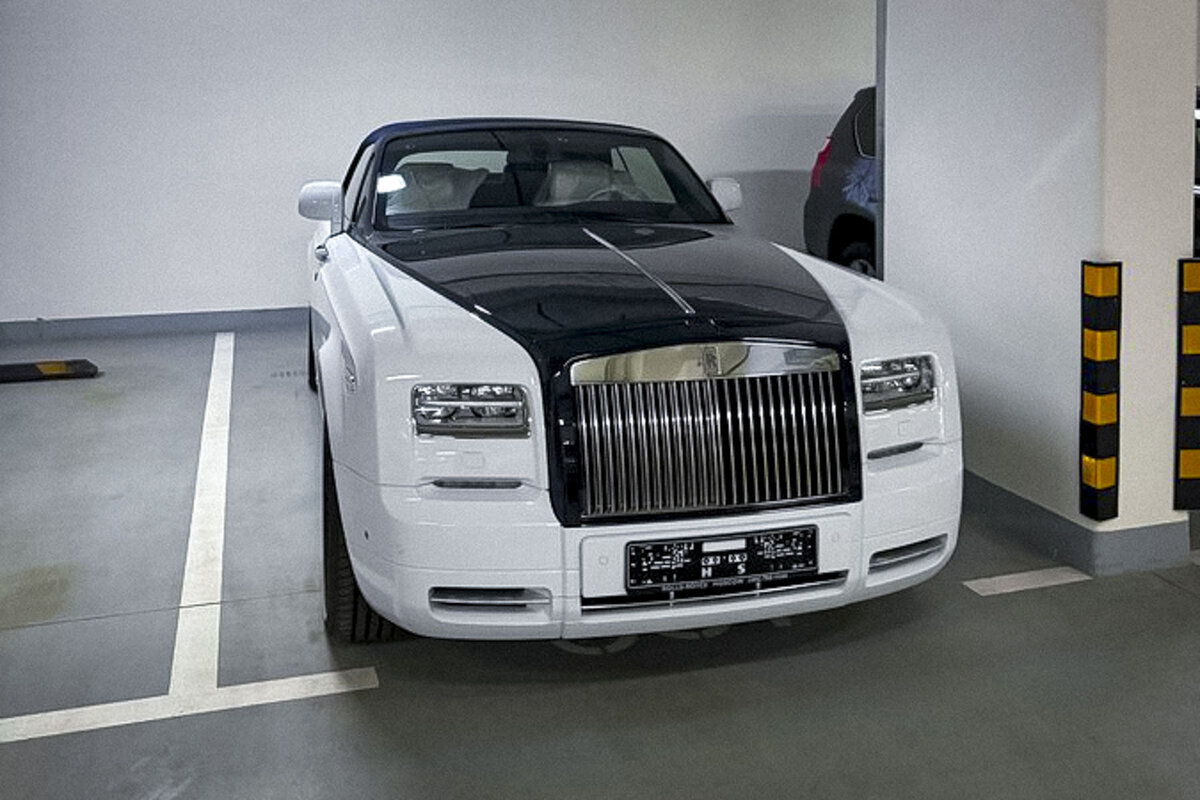    Rolls-Royce Phantom Drophead Coupe Zenith   
Авто.ру