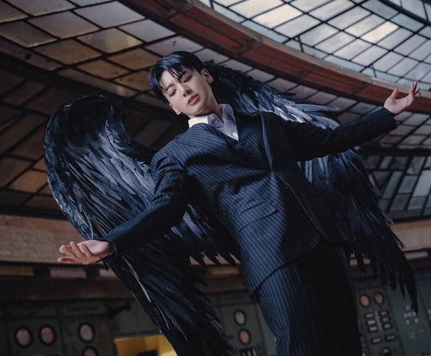 Магия азии бтс новости последние. Мемберы бтс 2022. Бтс на шоу в корее 2021. Известные k pop группы. Дом бтс в сеуле снаружи.