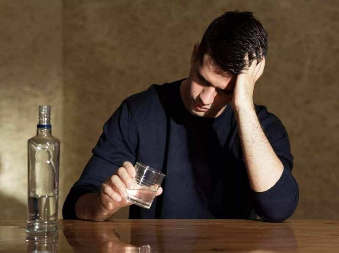 Магазин спиртных напитков на 1905 года томск. Кружка для питья минеральной воды. Дизайн винного магазина. Себестоимость водки. Бутылка подсолнечного масла.