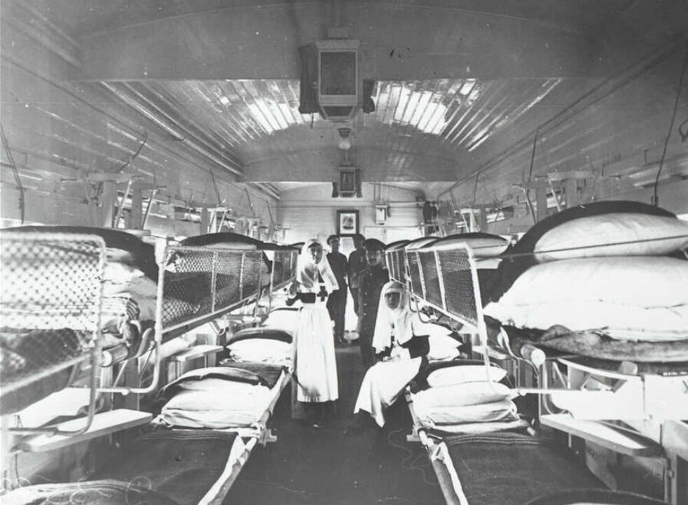 Материал из фондов Музея железных дорог России. Санитарный вагон, 1914 год.