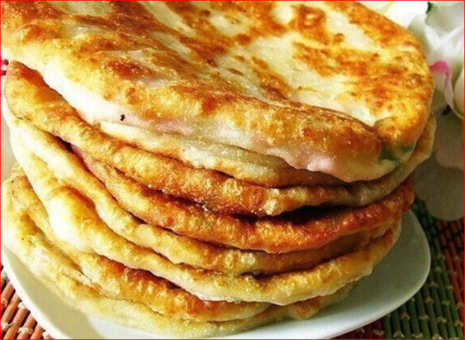 За 15 минут жарю на сковороде нежные сырные лепешки на кефире - можно вместо хлеба