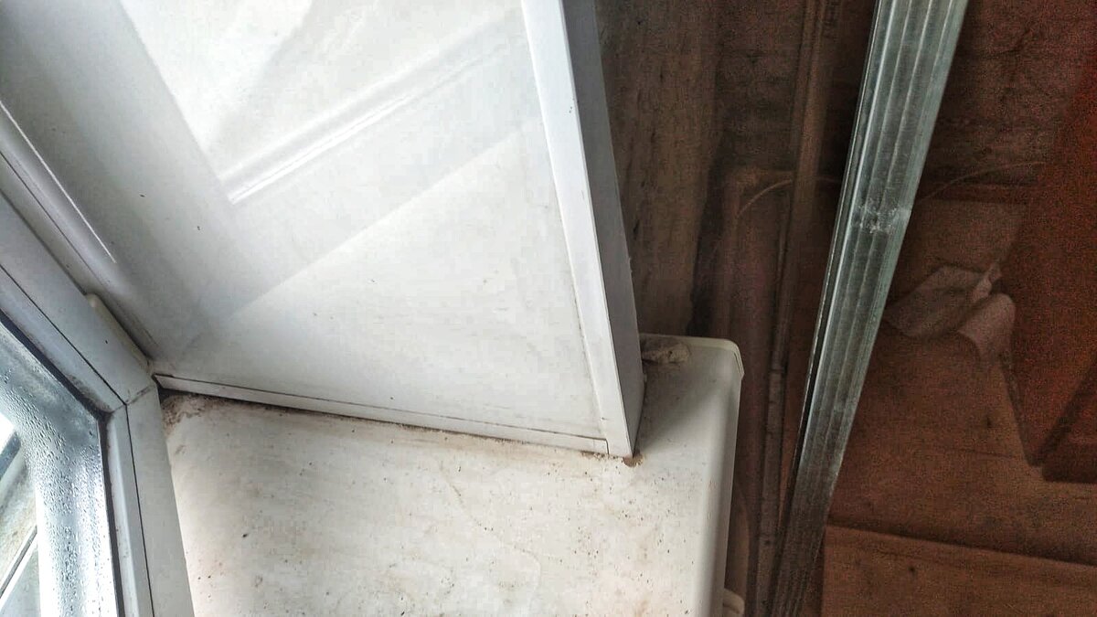 Каркас из металлического профиля для гипсокартона для стен чертеж. Подвесной потолок кнауф п112. Схема обрешетки под гипсокартон. Стоечный профиль зазор мм. Профиль направляющий потолочный схема.