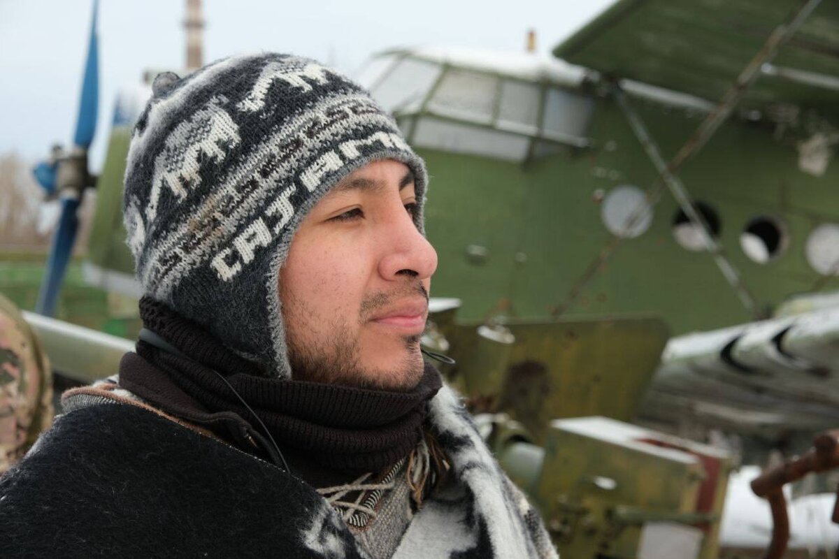 Поставить иностранец. Регистрация иностранного гражданина. Поставить иностранец. Иностранец фильм 2017. Иностранец фильм 2017 джеки.