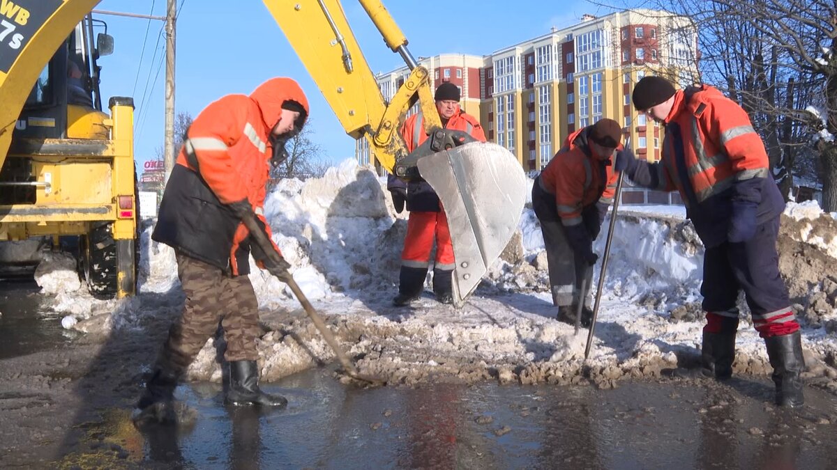    В Иванове начали чистить ливневки