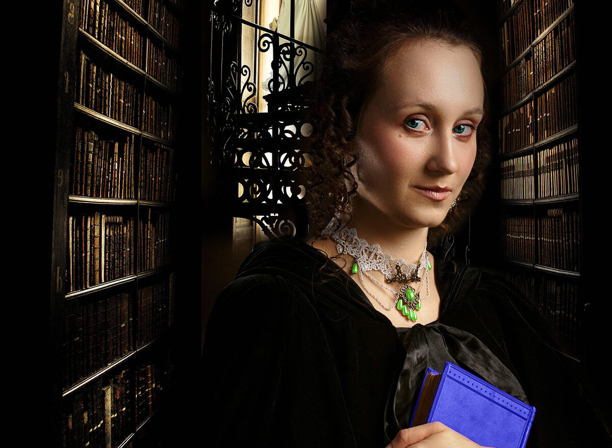 Много книг в руках. Подросток с книжкой. Читатель теста. Читатель теста. Читатель теста.