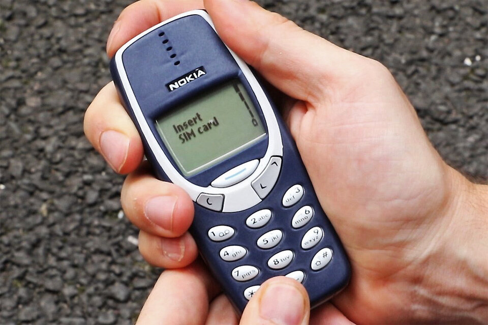 Её первый телефон был таким