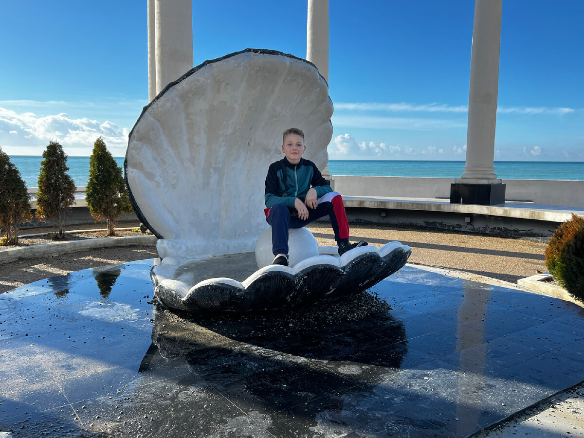 Проходите мимо. Советы супругам. Пройти мимо бывшего. Проходя мимо жены поцелуй. Пройди мимо.