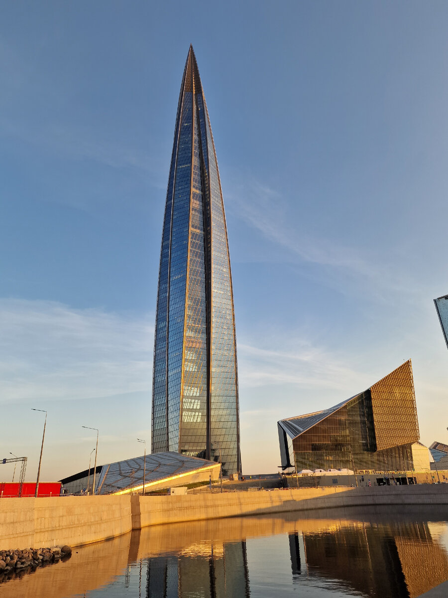 Планетарий лахта центр санкт петербург. Лахта центр интерьеры. Лахта центр планетарий. Башня лахта центр внутри. Лахта центр планетарий.