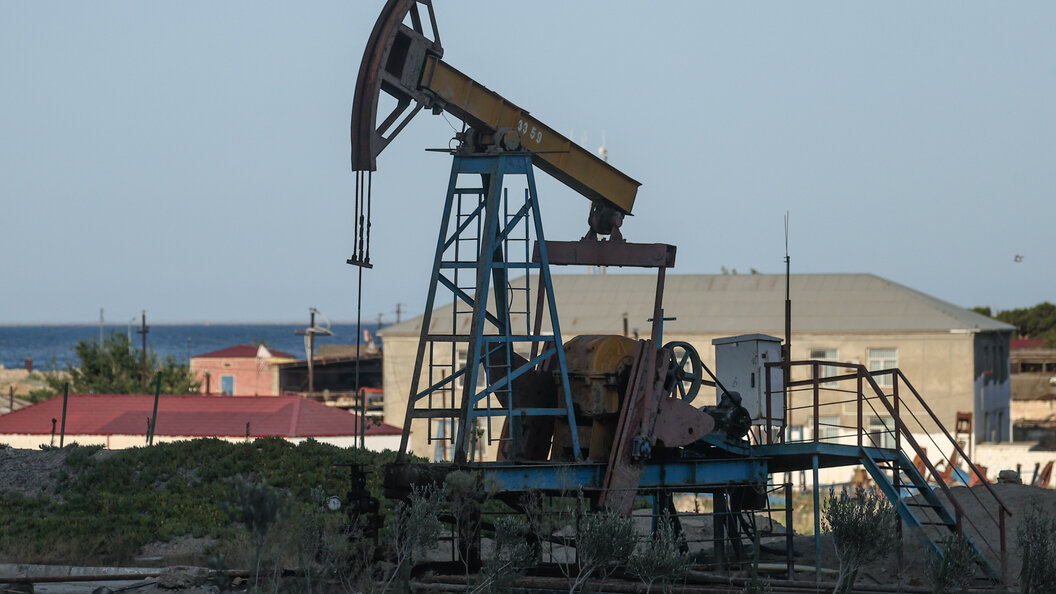 добыча нефти. сланцевые месторождения в сша. нефтяная скважина. сша добыча нефти место. добыча нефти.