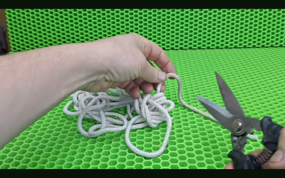 лампа для подсветки блока дисплея f4. значки на приборной панели фольксваген тигуан. ваз 2114 лампа аккумулятора горит. Hyundai ix35 горит лампа abs. лампа загорается и тухнет.