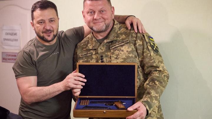 Русские войска продолжают системно разбирать обороны ВСУ в Донбассе и на Купянском направлении.-4