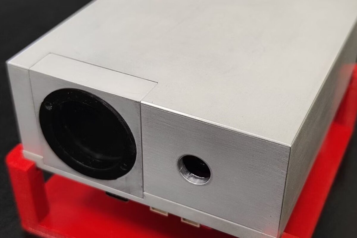 график работы в новогодние праздники 2022. тц красная площадь 2022 краснодар. режим работы магазина в новогодние праздники. опп в красном белом. должности в красное и белое.