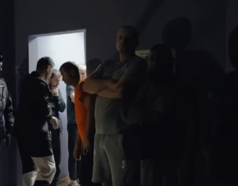 Трудовая коммуна немцев поволжья 1918. Колония джеймстаун в 1607 году. Переселенцы колонисты немцы поволжье. Поселение иностранцев. Поселение иностранцев.