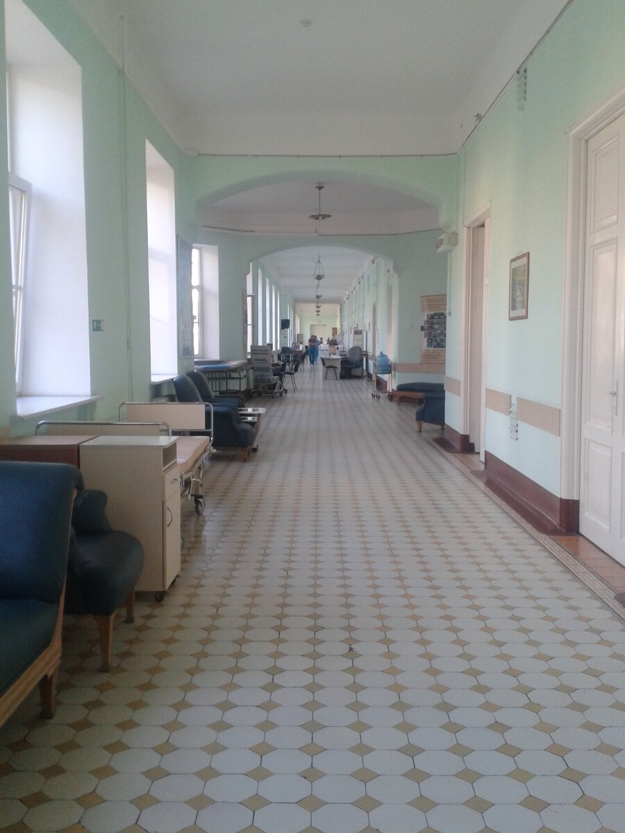 Кольский 143. Женская консультация мурманск кольский. Женская консультация кольский. Женская консультация кольский. Две поликлиники.