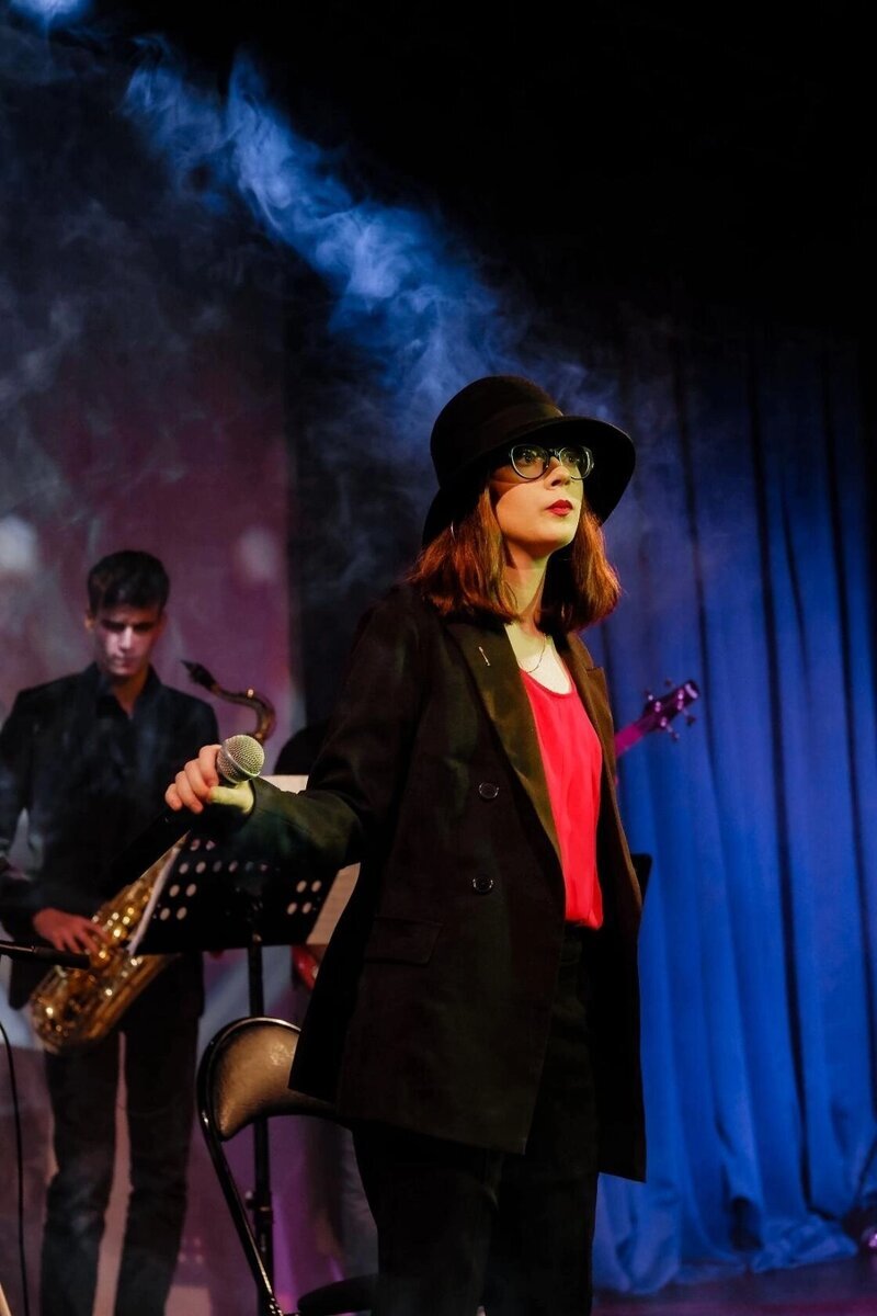 слева горы а вдали кавказ. кавказ вдали горы. там армяне зажигали свой народный джаз. слева горы справа горы а вдали кавказ текст. армяне зажигали свой народный джаз.