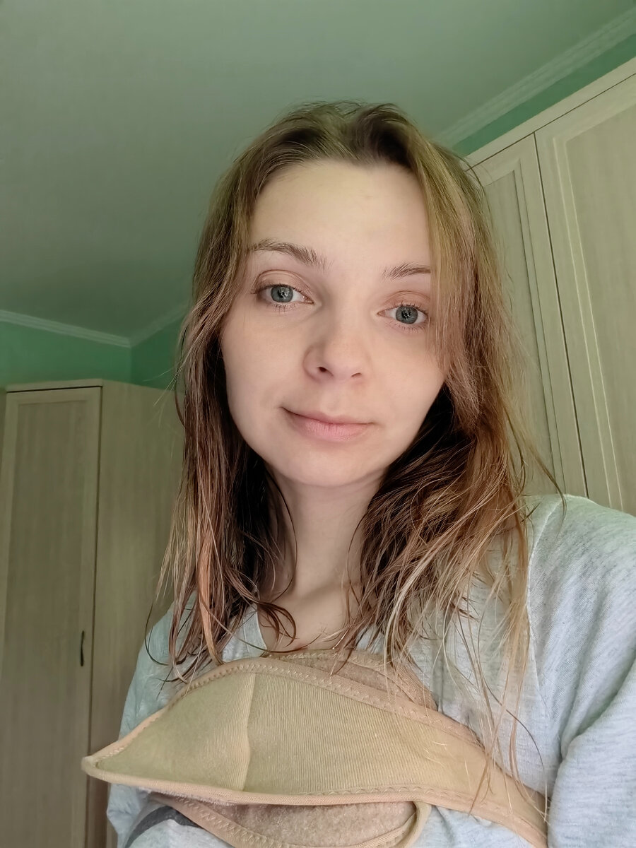 джиоти амджи. джиоти амге рост. маленькая девочка и огромный. большая девочка была маленькой. маленькая девочка с длинными волосами.