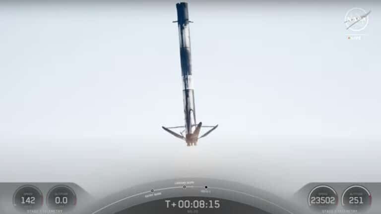    Возвращение первой ступени ракеты-носителя Falcon 9 / ©  SpaceX