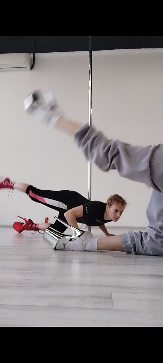 Ботильоны, кстати, весят примерно 500 гр, что усиливает нагрузку на ноги.