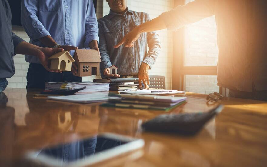     PanuShot, shutterstock.com