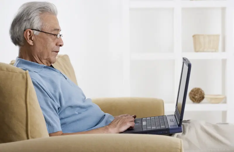 Предпенсионерам дадут возможность доработать. Фото: dzen.ru 