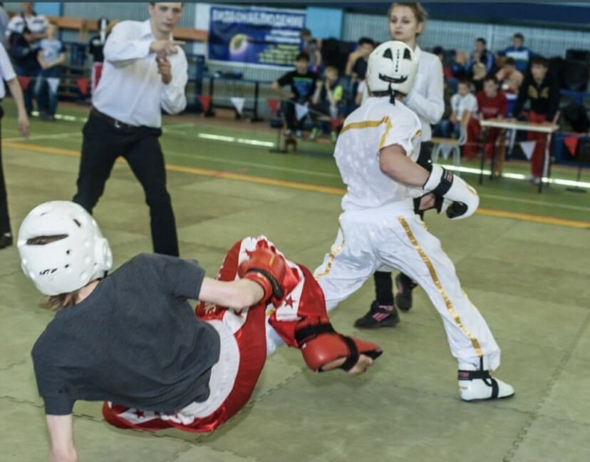 (фрагмент моего боя по кикбоксингу)