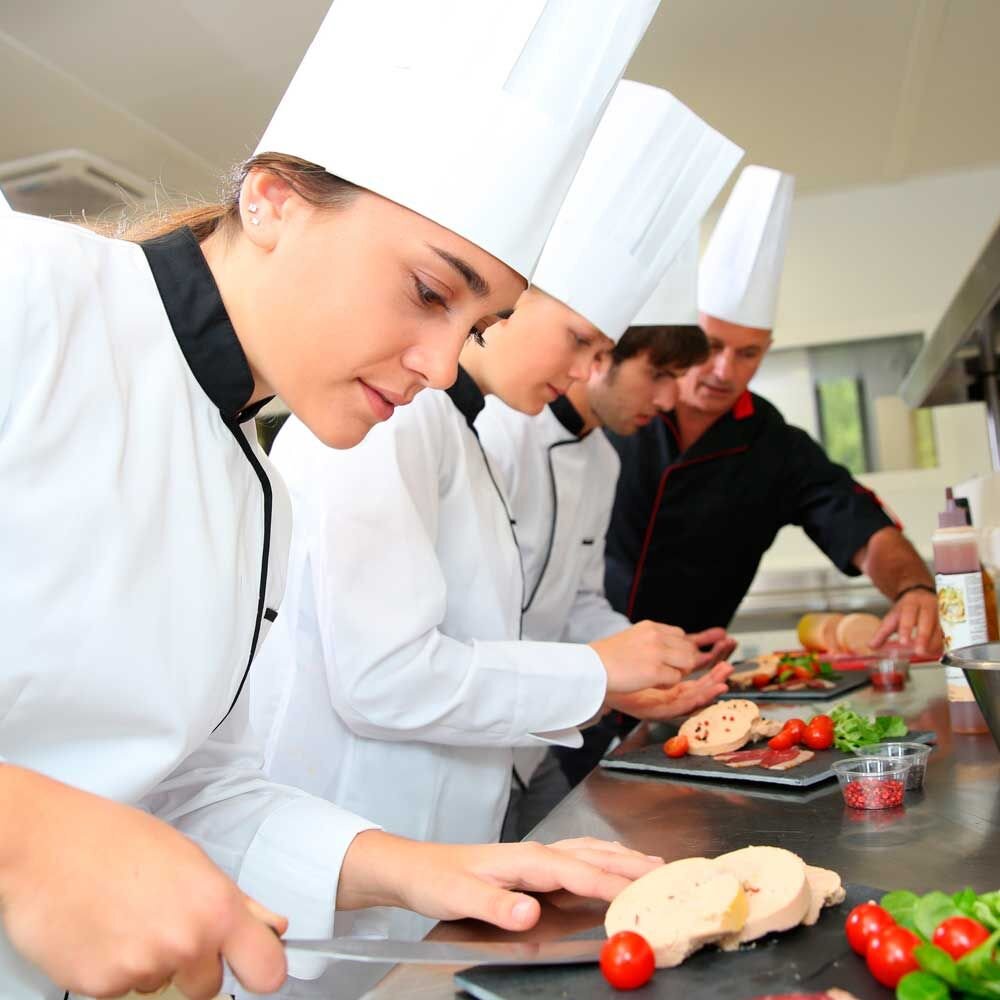 Повар. Работа повар неполный день. Повара пекари. Работа повар неполный день. Повар кондитерского цеха.