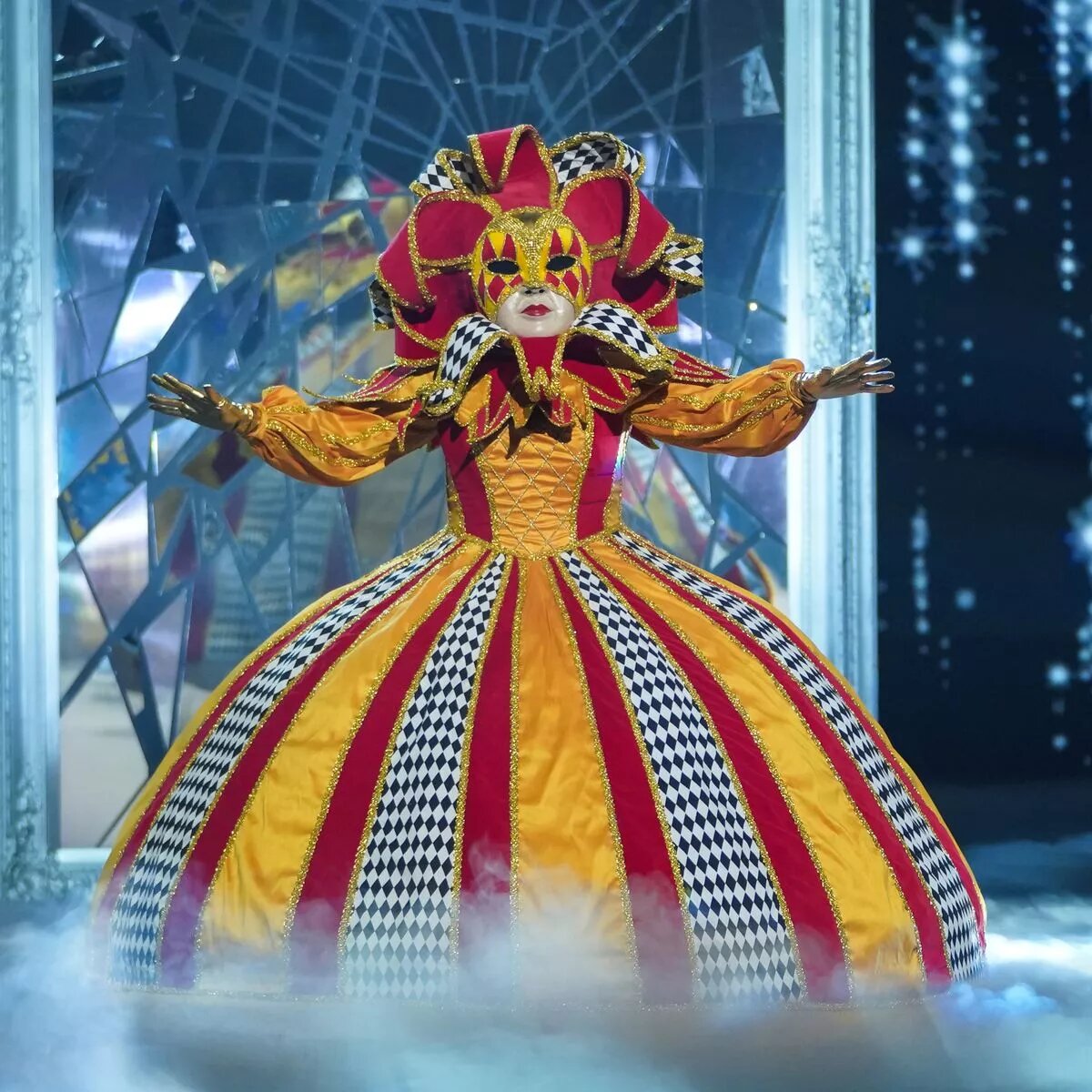 джонни певец крокодил. маска нтв 2 сезон заяц. шоу маска 2 песни. маскед сингер. маска нтв 2022.