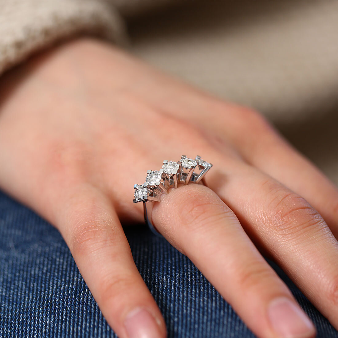 Кольцо было примерно таким. Это фото из интернета