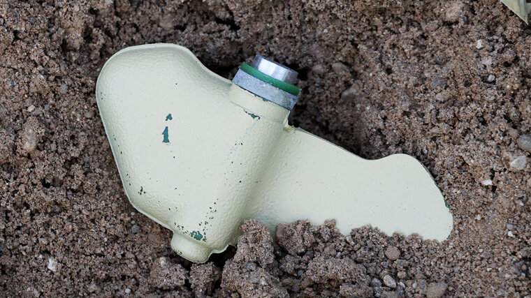 Мины натовского образца. Раскидывает мины. Мина пфм-1 лепесток. Пфм-1 мина. Озм-72 мина.