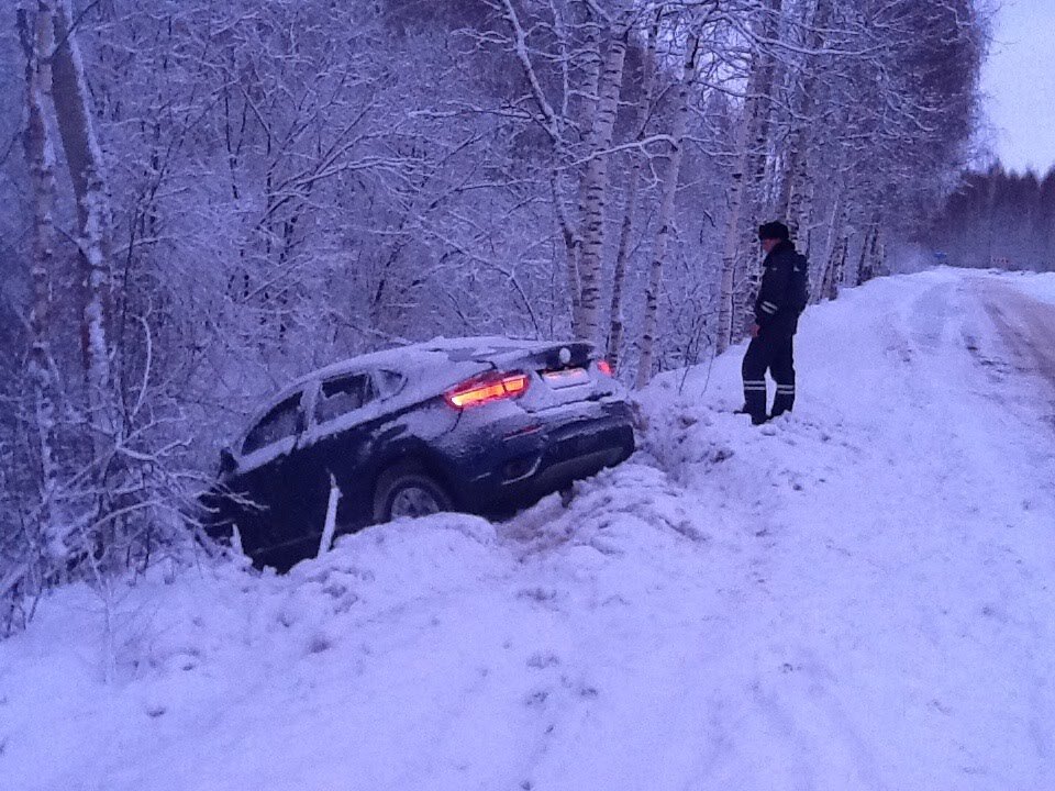 За рулем BMW x5 зима