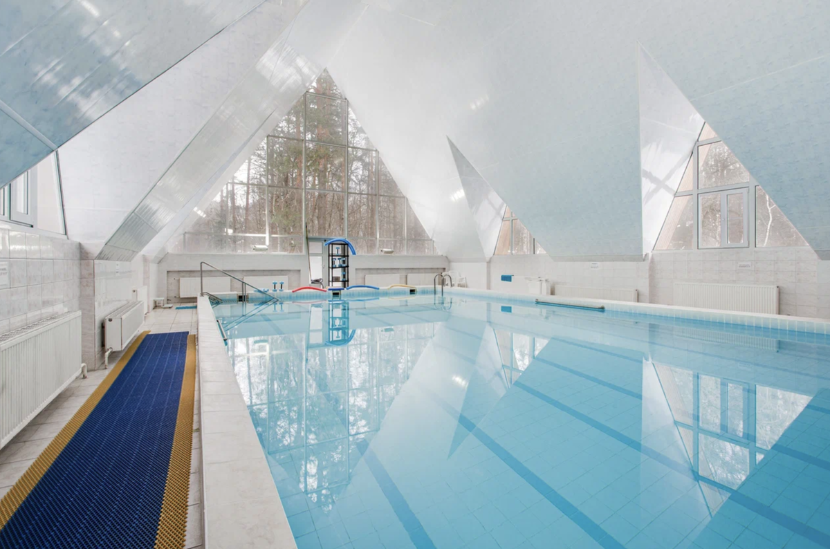 покровский монастырь в москве детская площадка зимой. московская область зимой куда поехать. суздаль жемчужина древнерусского зодчества. московская область зимой куда поехать. пушкарская слобода суздаль зимой.