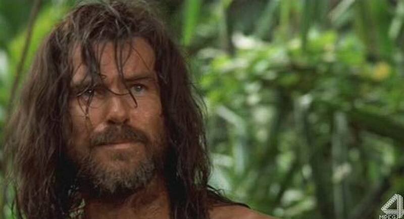 Пирс Броснан в роли Робинзона Крузо