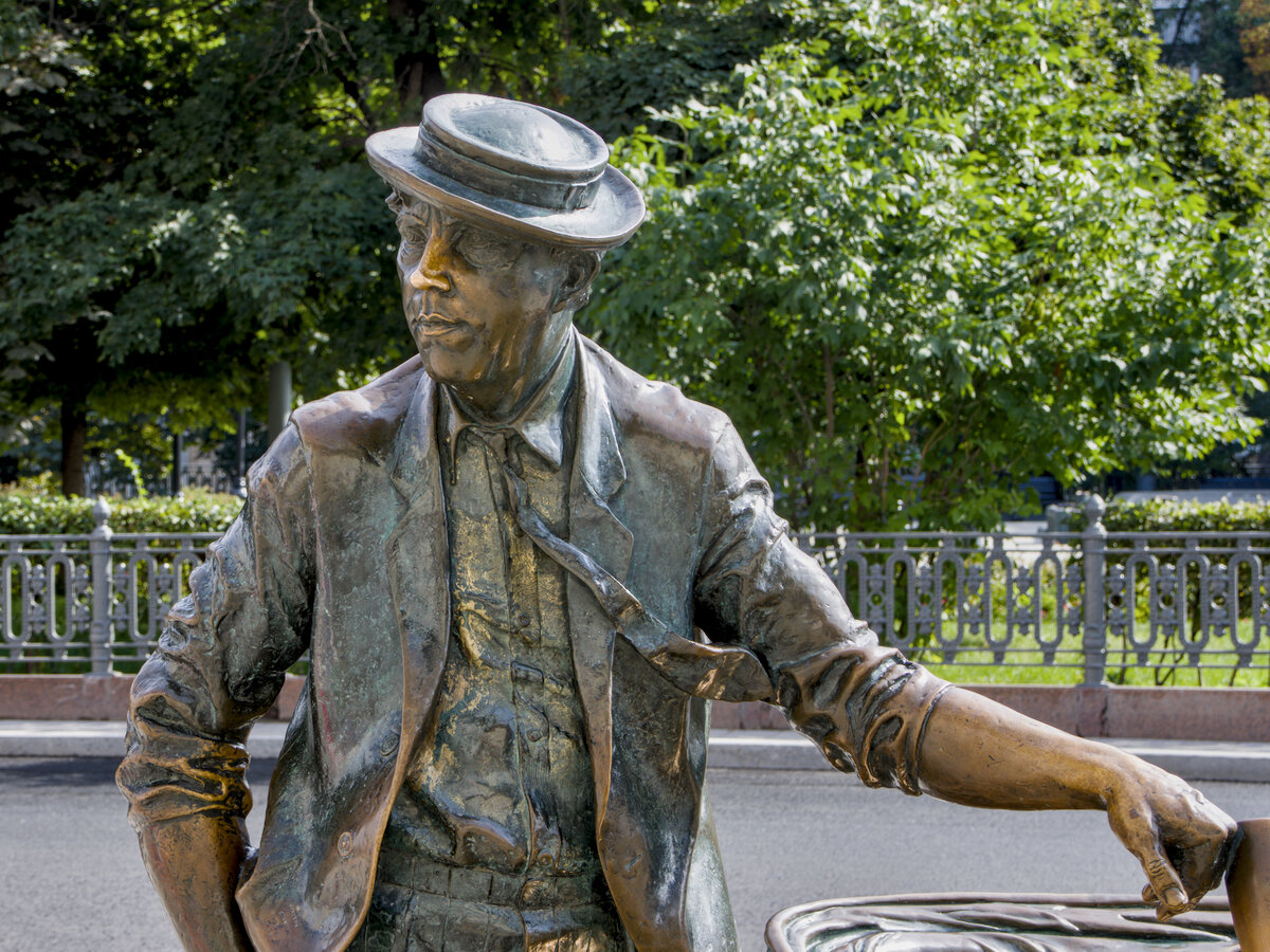 Балбес крупным планом