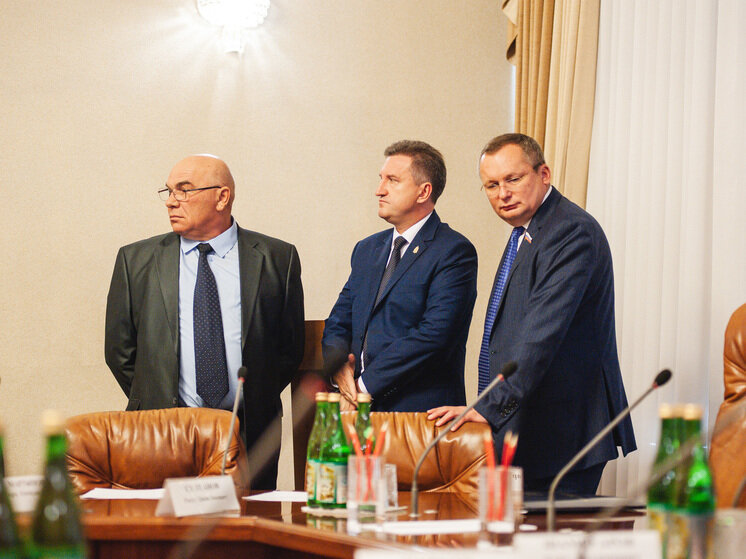 олег князев астрахань. губернатор ульяновской области. олег князев. олег князев астрахань. князев олег анатольевич астрахань.