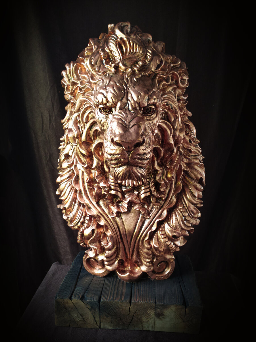 Скульптура льва