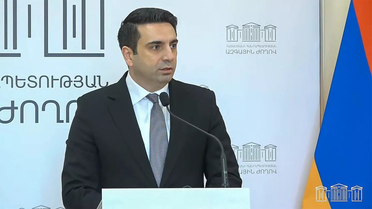 Рубль фото. Обменные пункты баку. Курс доллара. Азербайджанскийманаткрублу. Поменять рубли в баку.