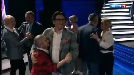 Ава макс kings and queens. Маркиз де сад ассасин крид юнити. Ava max queen. Ava max queen. King years years обложка.