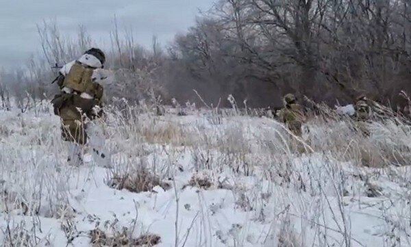     Ивановские десантники закрепились во взятом опорном пункте противника