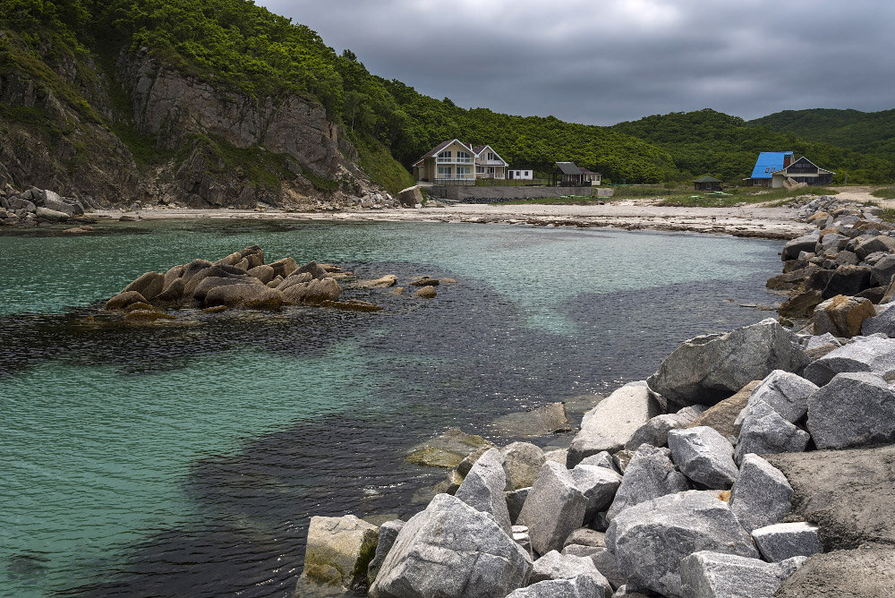 Хрустальный на дальнем востоке. Река анюй приморский край. Морской климат дальнего востока. Улица дальнего востока приморье. Вэф 2022 улица дальнего востока.