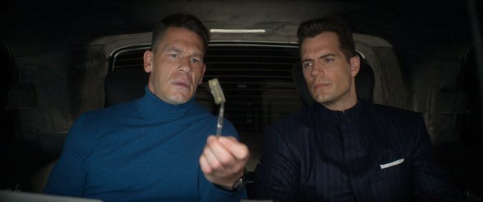 Джон Сина в роли Уайатта и Генри Кавилл в роли агента Аргайла в фильме "Аргайл".Universal Pictures, Apple Original Films и МАРВ