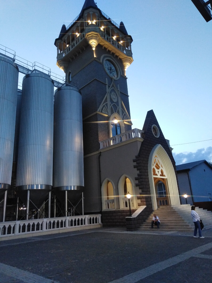 Завод в виде сказочного зАмка