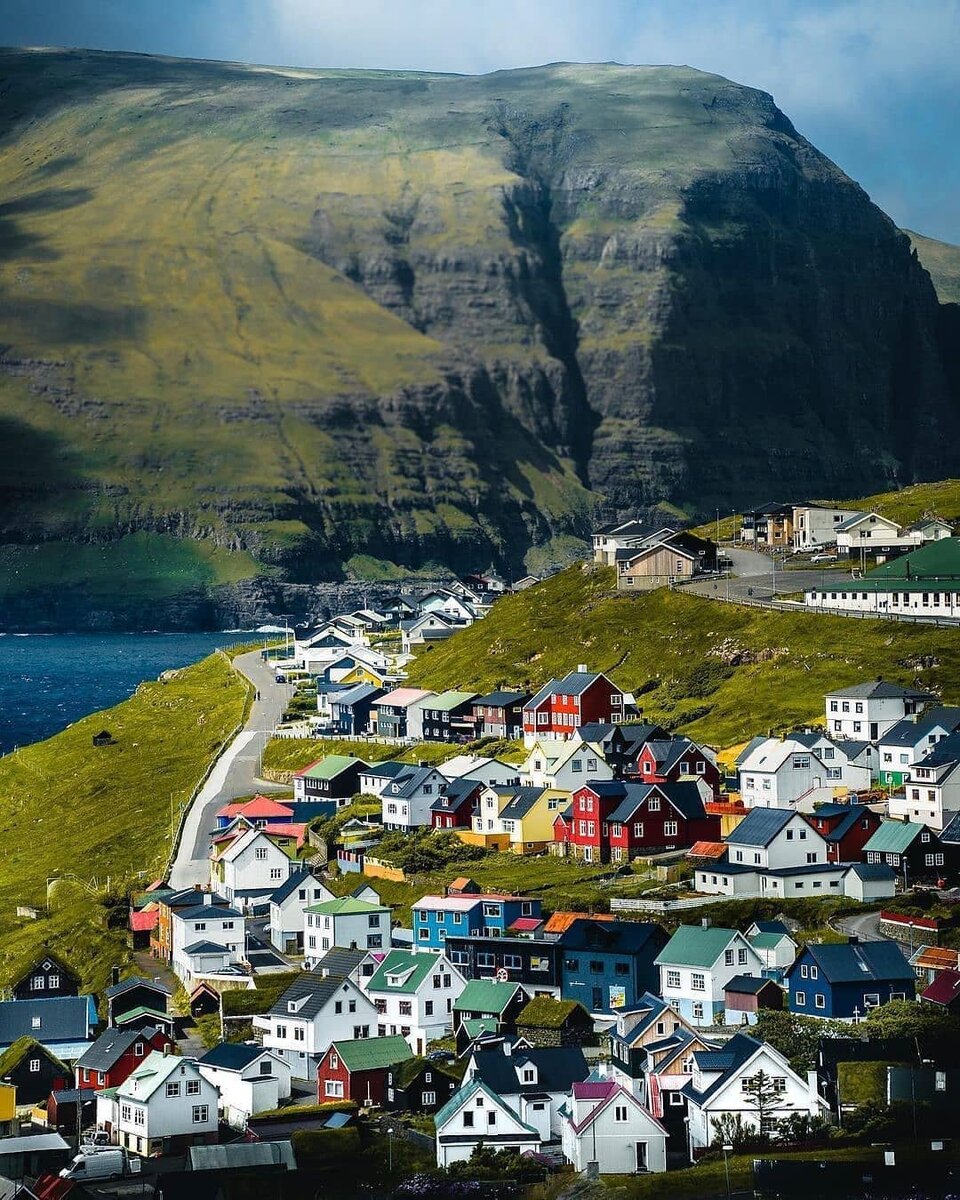 Столица фарерских островов. Деревня Гасадалур, Фарерские острова. Фарерские острова остров Калсой. Сорвагер Фарерские острова.