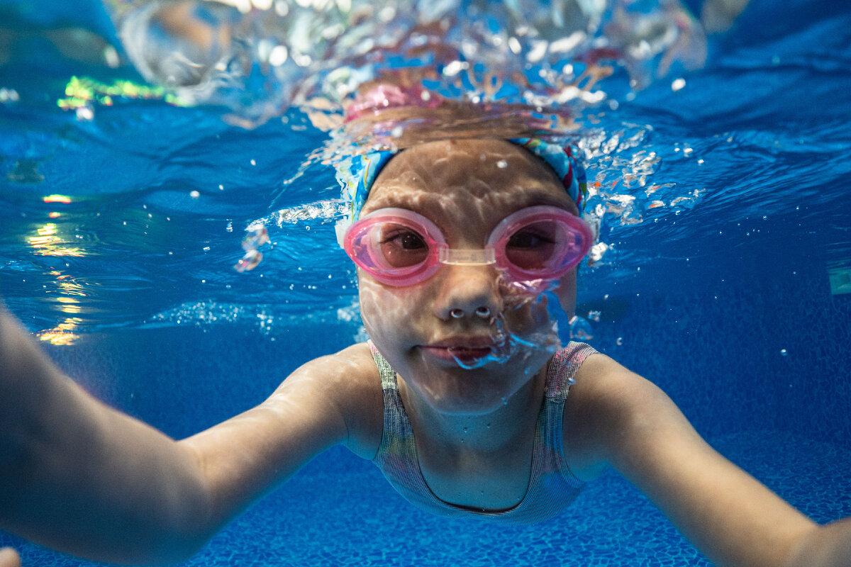 человек с идеальными пропорциями лица. акупунктурный точки при гайморите. центр переносицы. полисинусит гайморит фронтит. название частей носа.