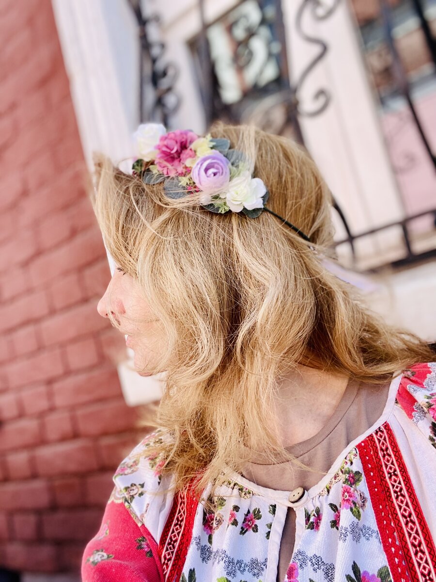 Мужчина и женщина стихи. Фразы про женщин. Прикольные стишки про женщин. Веселые афоризмы о женщинах. Рассказы про женщин про девушек.